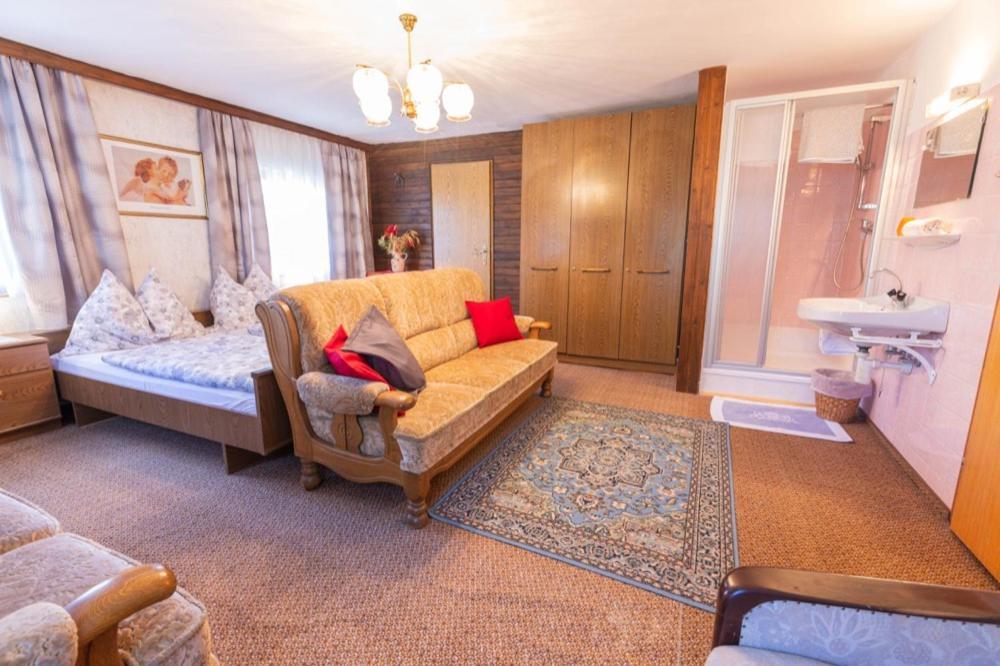 Haus Unterdorf Holiday home Goldegg